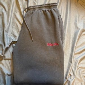 White fox sweatpants crewneck set, Worn only twice. in brand new condition.